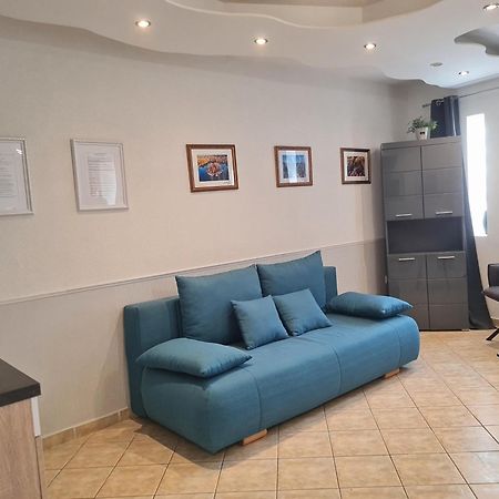 Csever Apartman Tata Bagian luar foto