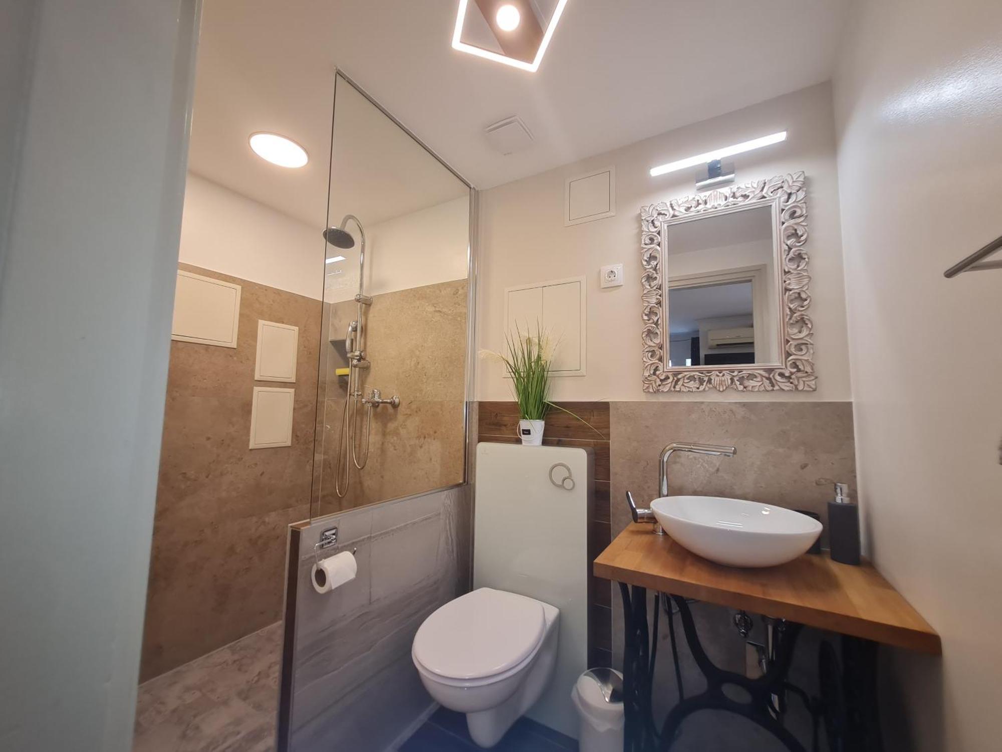 Csever Apartman Tata Bagian luar foto